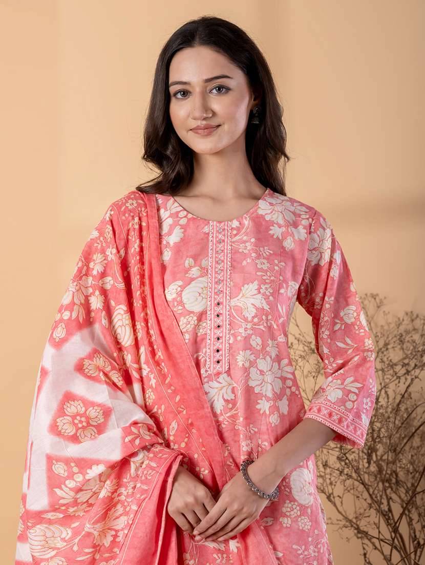 women floral three quarter sleeve kurta pant with dupatta set - 22187446 -  Standard Image - 4