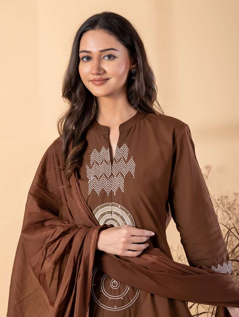 women solid with work three quarter sleeve kurta palazzo with dupatta set - 22187451 -  Standard Image - 4