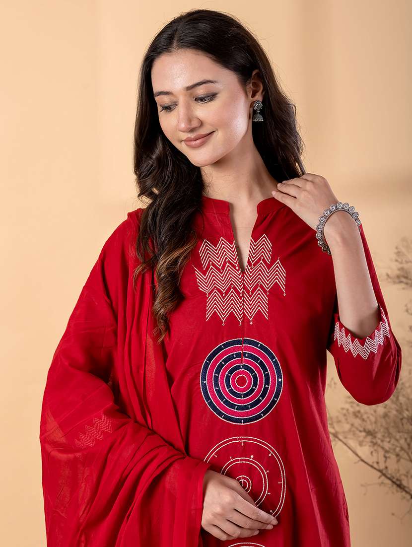 women solid with work three quarter sleeve kurta palazzo with dupatta set - 22187452 -  Standard Image - 4