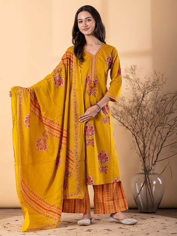 women floral three quarter sleeve kurta palazzo with dupatta set - 22187453 -  Standard Image - 1