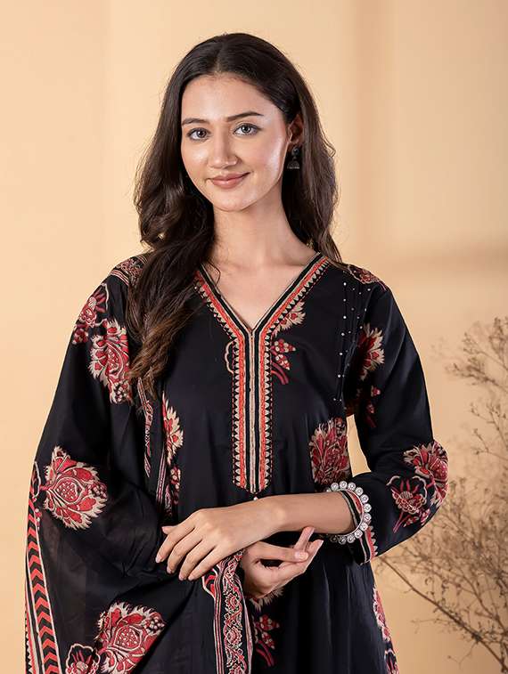 women floral three quarter sleeve kurta palazzo with dupatta set - 22187454 -  Standard Image - 4