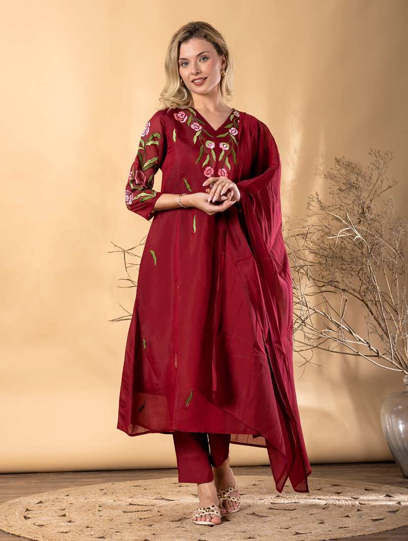 women solid with work three quarter sleeve kurta pant with dupatta set