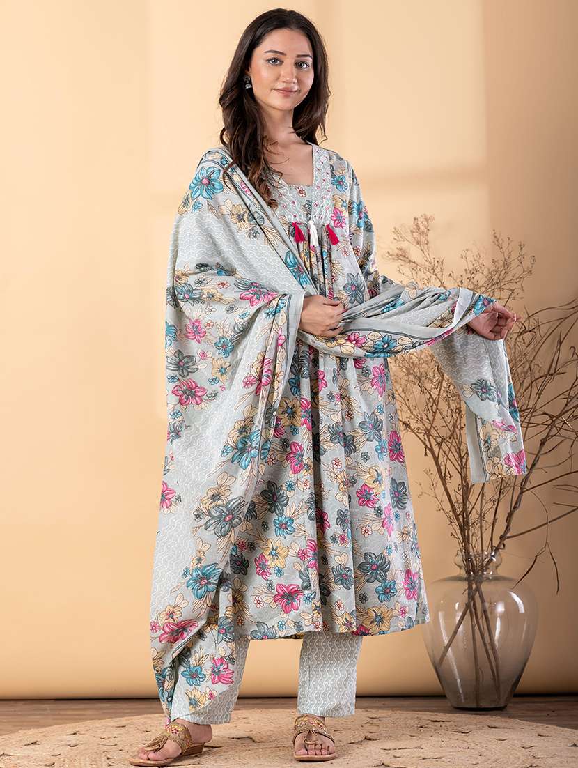 women floral three quarter sleeve kurta pant with dupatta set - 22187470 -  Standard Image - 1