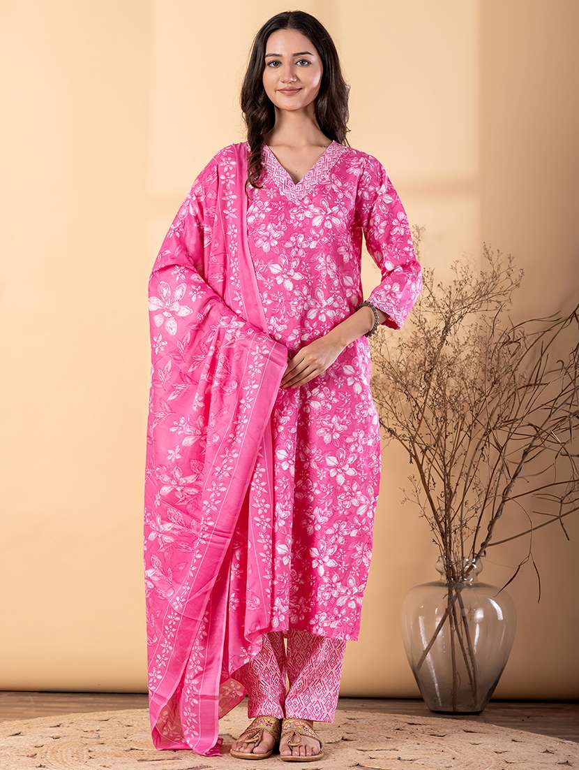 women floral three quarter sleeve kurta pant with dupatta set