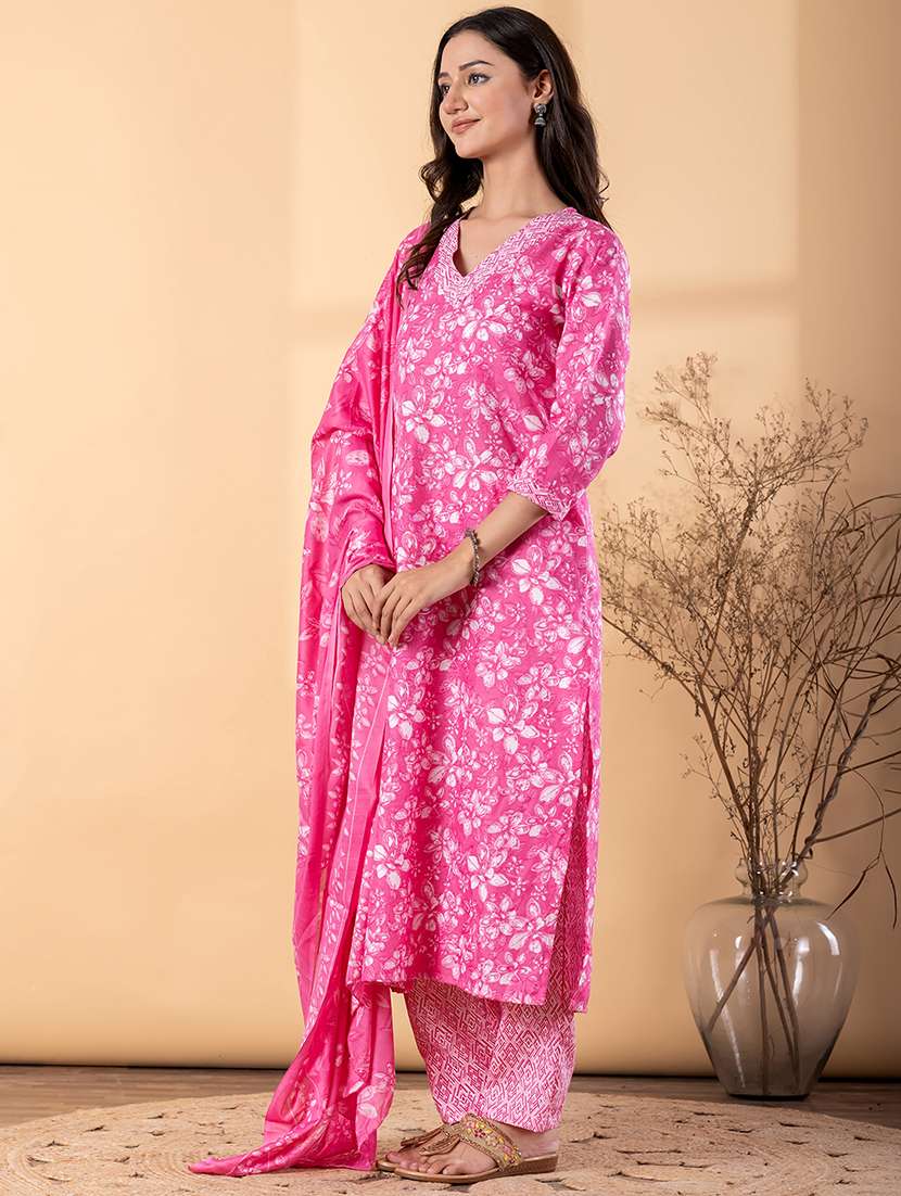 women floral three quarter sleeve kurta pant with dupatta set - 22187471 -  Standard Image - 1
