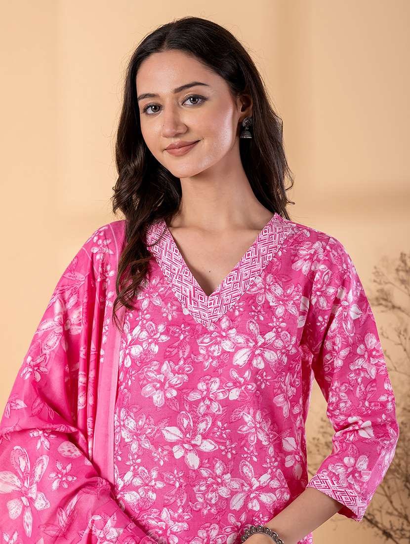 women floral three quarter sleeve kurta pant with dupatta set - 22187471 -  Standard Image - 4