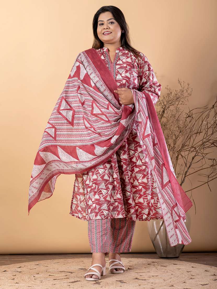 women plus size three quarter sleeve kurta pant with dupatta set - 22187480 -  Standard Image - 1