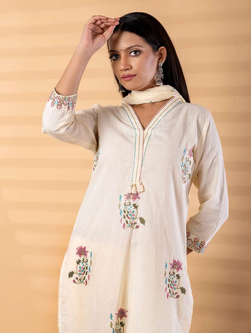 women solid with work three quarter sleeve kurta pant with dupatta set - 22187497 -  Standard Image - 4