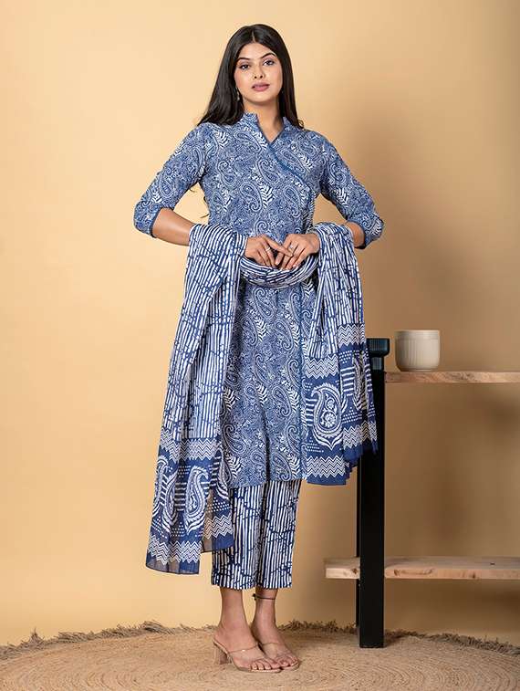 women paisley three quarter sleeve kurta pant with dupatta set - 22187498 -  Standard Image - 1