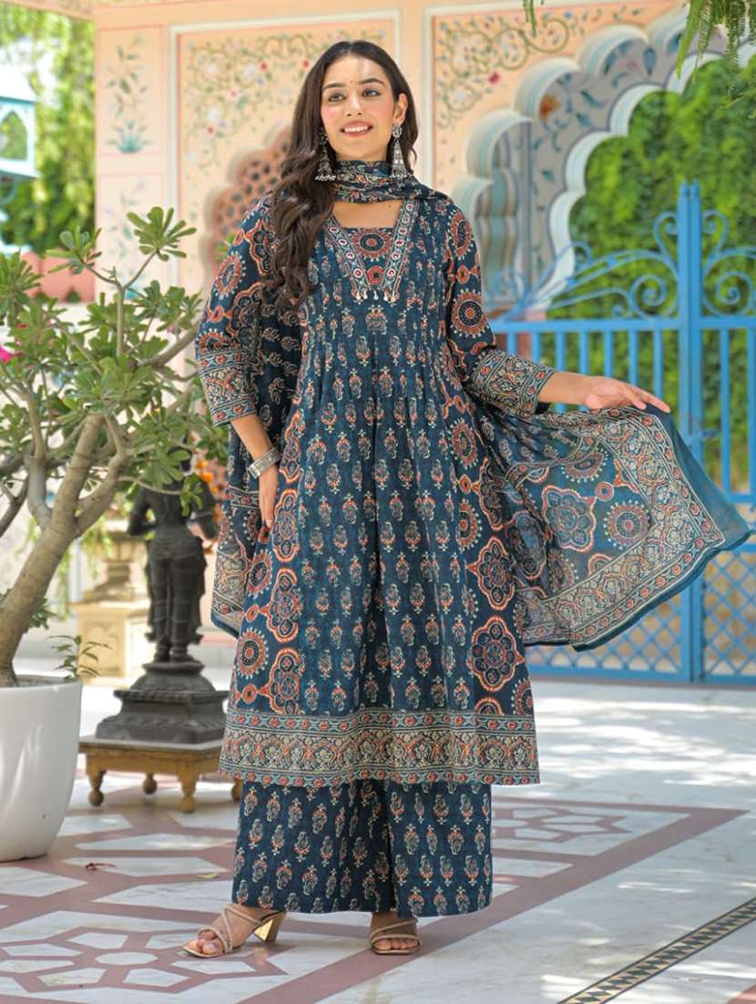 women printed three quarter sleeve kurta palazzo with dupatta set - 22187500 -  Standard Image - 1