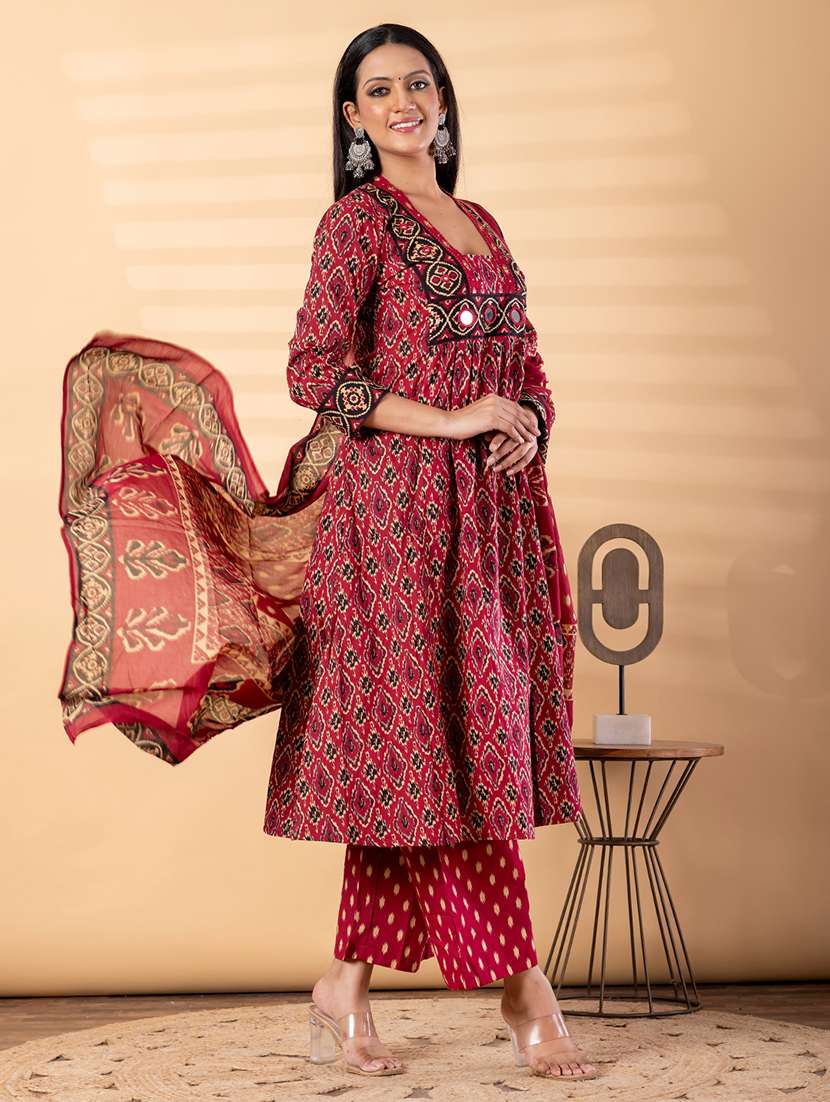 women printed three quarter sleeve kurta palazzo with dupatta set - 22187502 -  Standard Image - 1