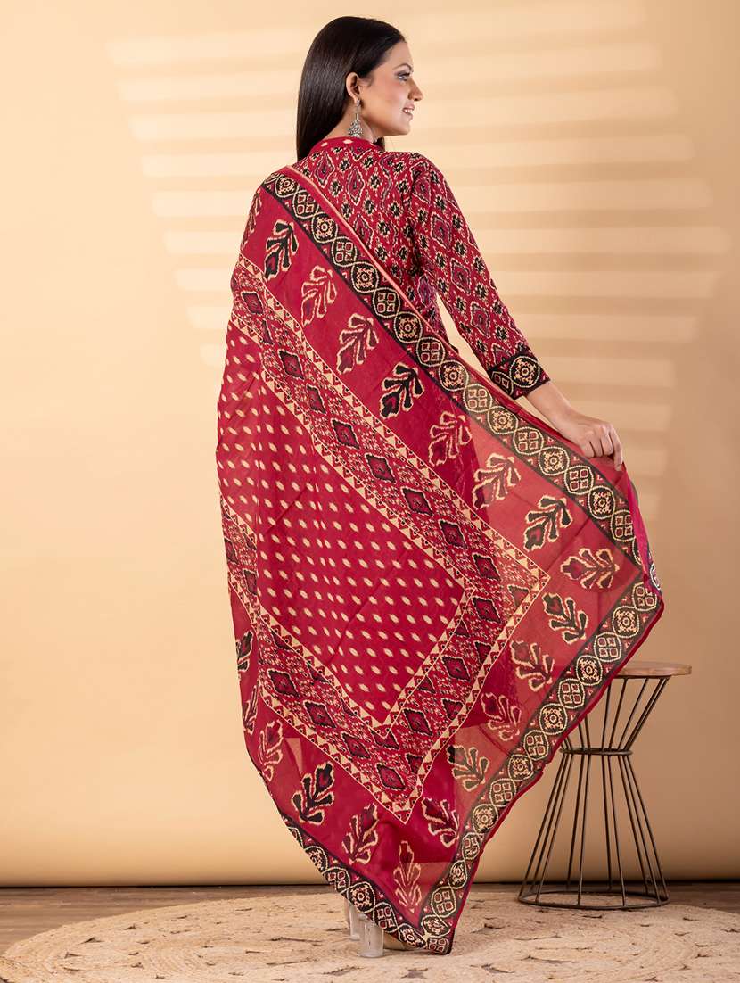 women printed three quarter sleeve kurta palazzo with dupatta set - 22187502 -  Standard Image - 4