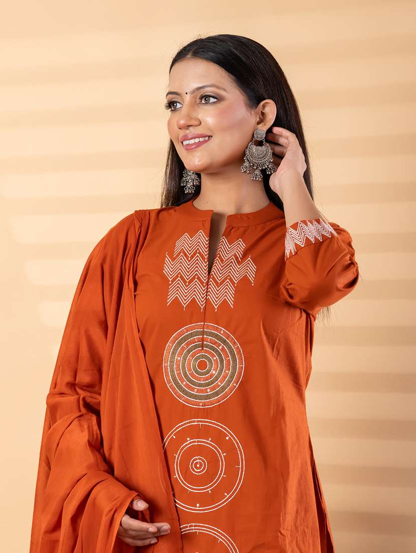 women solid with work three quarter sleeve kurta palazzo with dupatta set - 22187509 -  Standard Image - 4