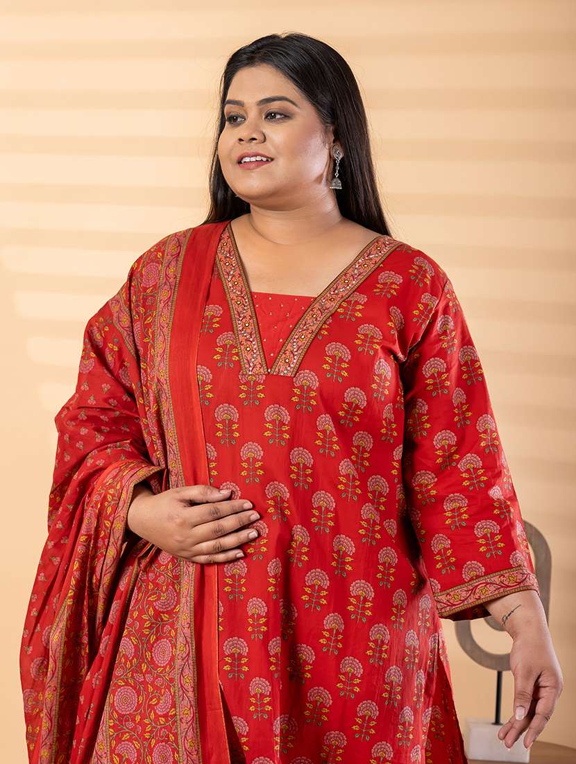 women plus size three quarter sleeve kurta pant with dupatta set - 22187521 -  Standard Image - 4