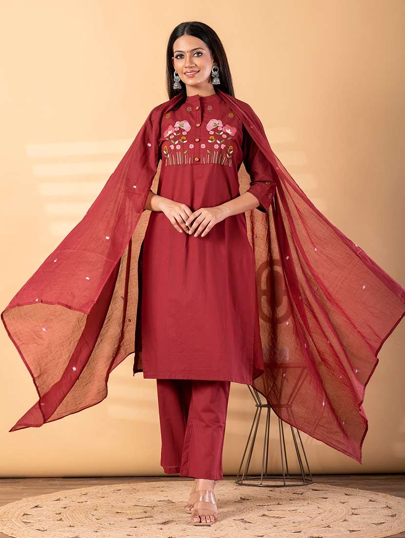 women solid with work three quarter sleeve kurta pant with dupatta set