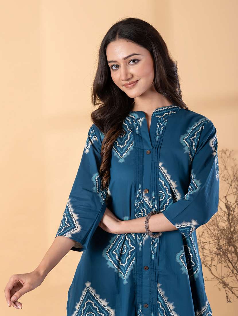 women bandhani printed three quarter sleeve kurta palazzo set - 22187545 -  Standard Image - 4
