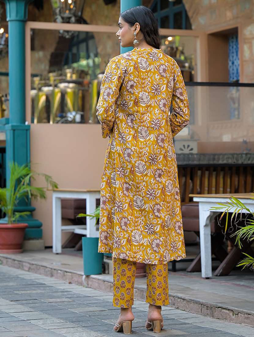 women floral three quarter sleeve kurta pant with dupatta set - 22187657 -  Standard Image - 4