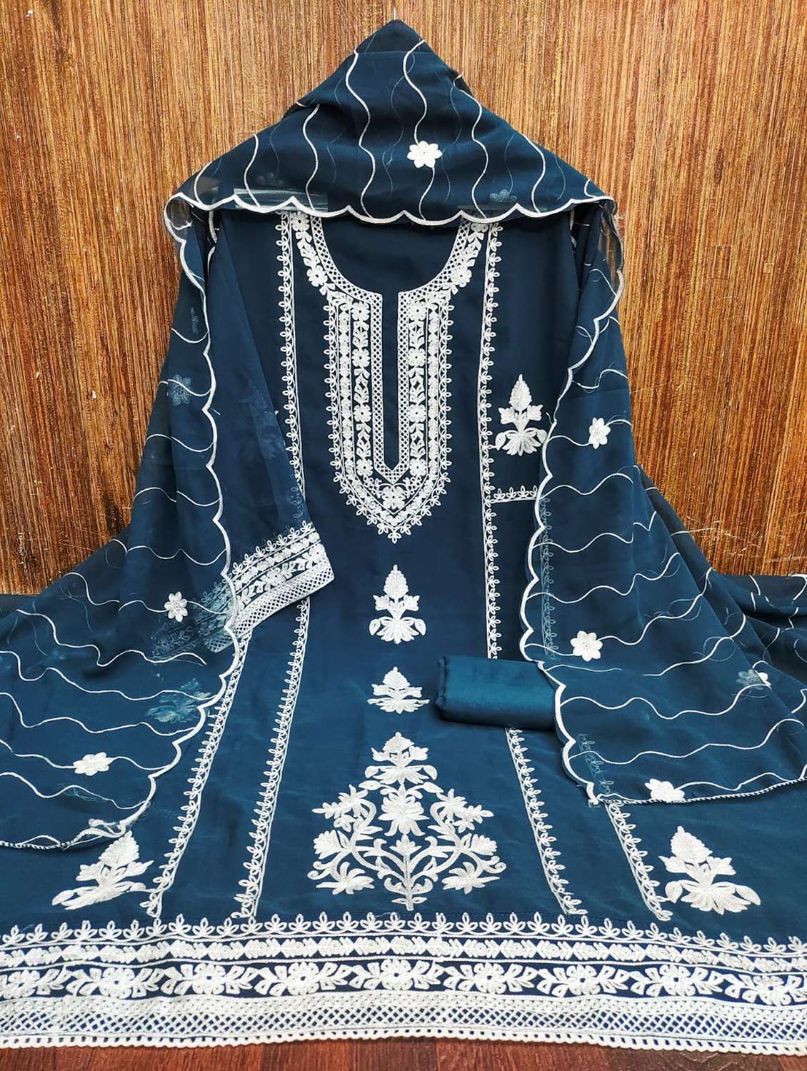 Women Solid With Work Embroidered Unstitched Suit Set - 22187741 -  Standard Image - 1