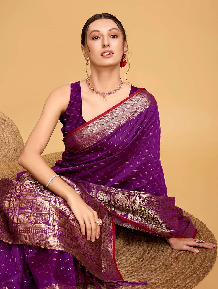 women self design bordered saree with blouse - 22187780 -  Standard Image - 4