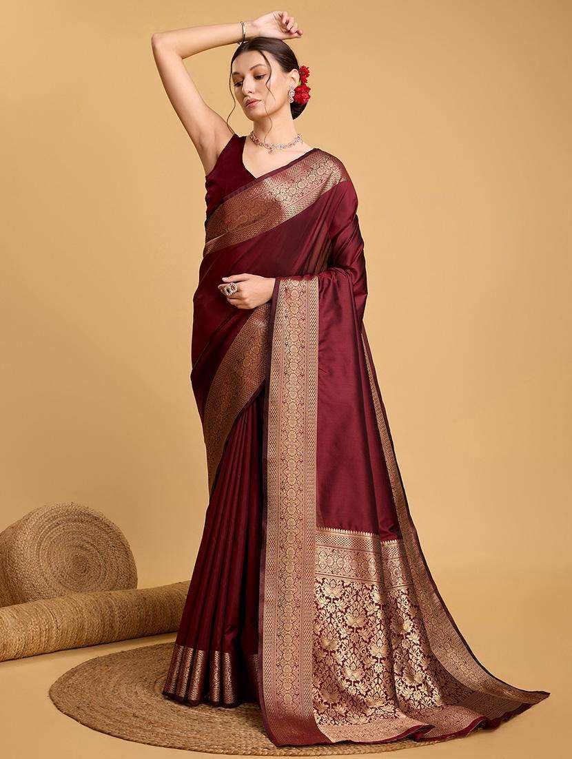 women solid with bordered saree with blouse