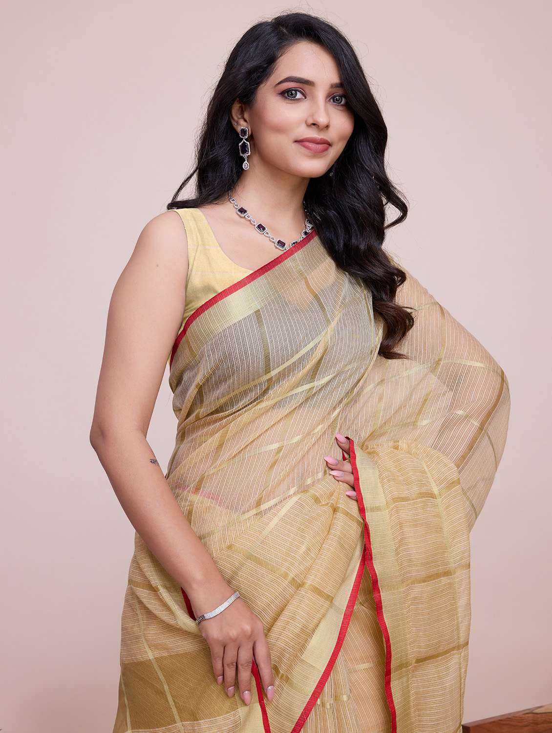 women checkered bordered saree with blouse - 22187793 -  Standard Image - 4