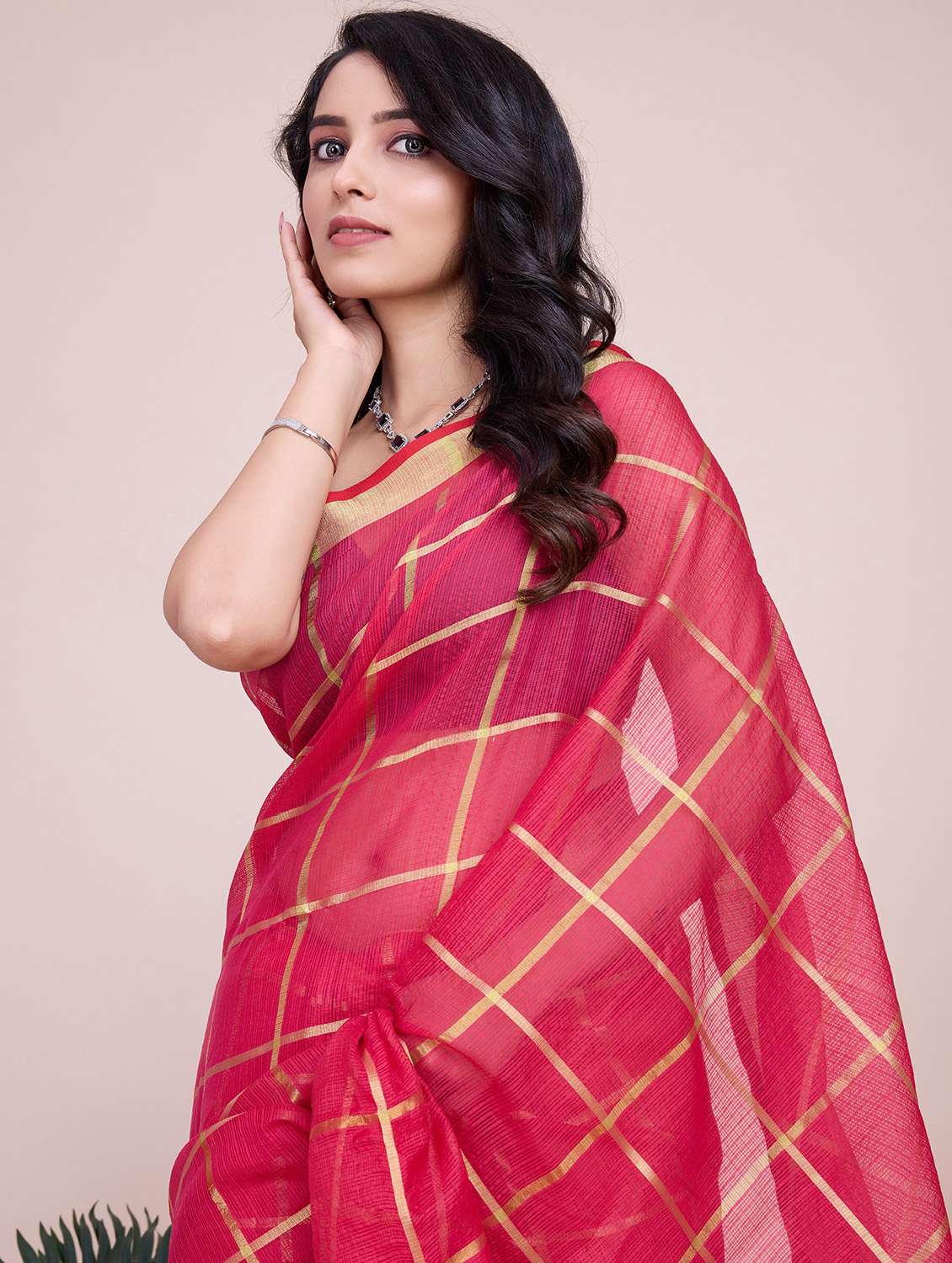 women checkered bordered saree with blouse - 22187794 -  Standard Image - 4
