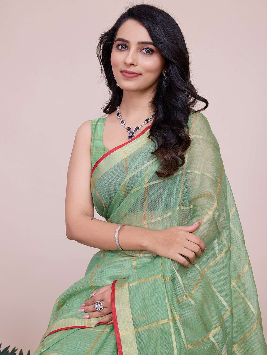 women checkered bordered saree with blouse - 22187796 -  Standard Image - 4