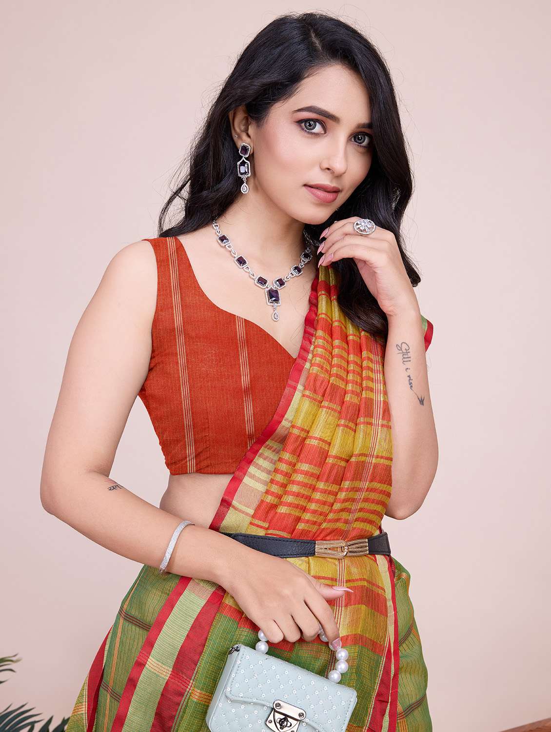 women checkered bordered saree with blouse - 22187800 -  Standard Image - 4