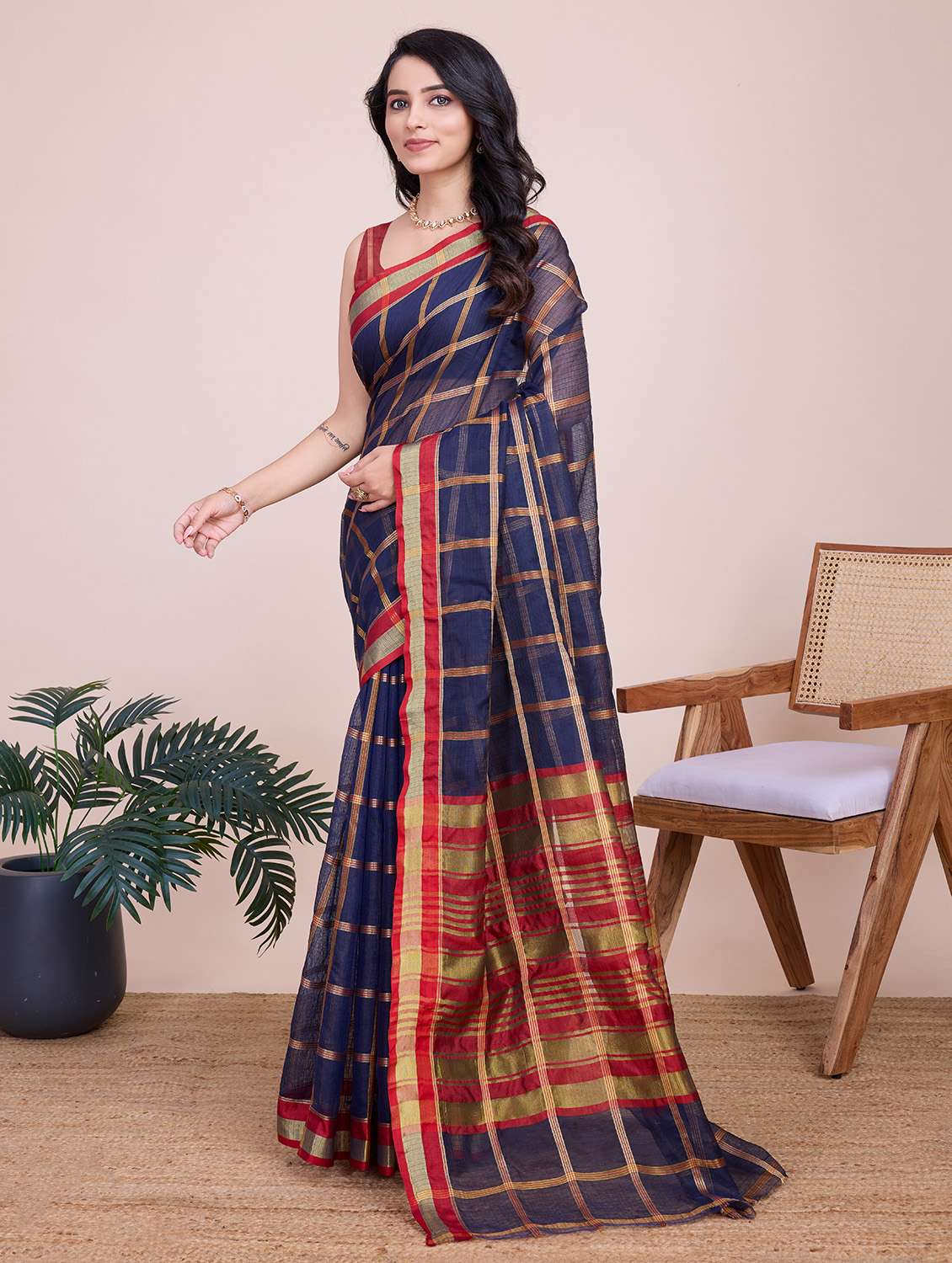 women checkered bordered saree with blouse - 22187801 -  Standard Image - 1