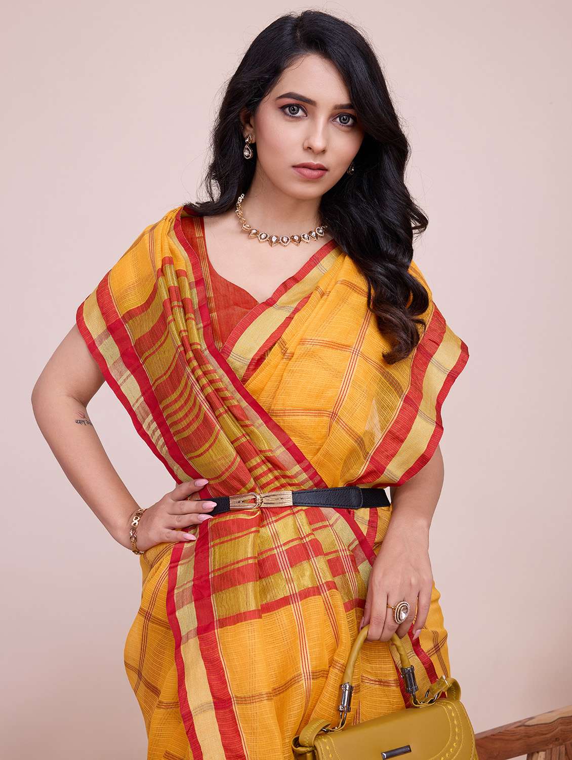 women checkered bordered saree with blouse - 22187806 -  Standard Image - 4