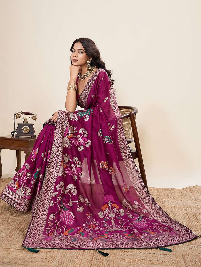 women printed casual wear saree with blouse - 22187833 -  Standard Image - 1