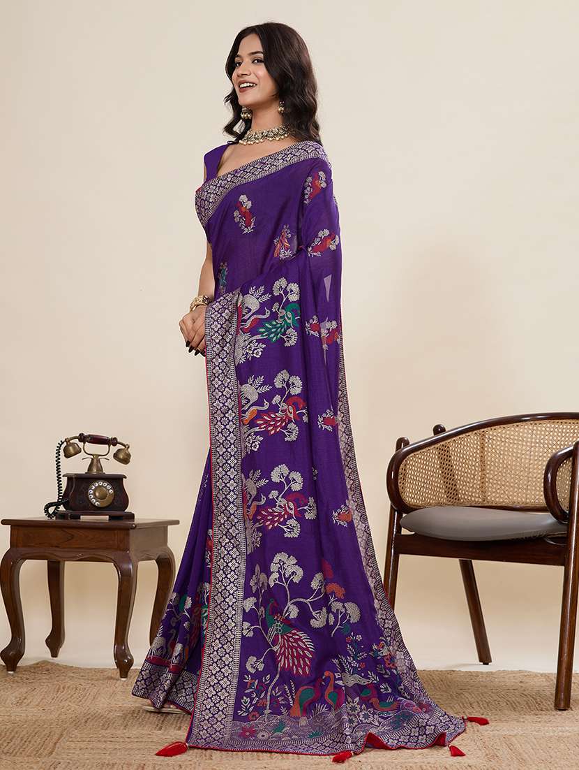 women printed casual wear saree with blouse - 22187836 -  Standard Image - 1