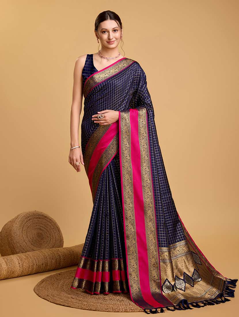 women checkered bordered saree with blouse
