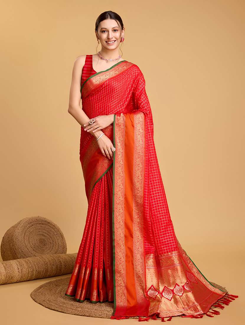 women checkered bordered saree with blouse