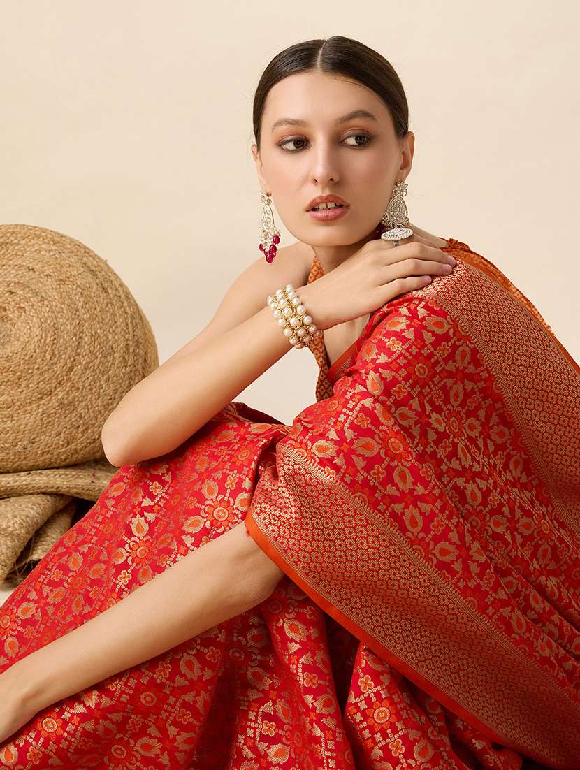 women self design patola saree with blouse - 22187873 -  Standard Image - 4