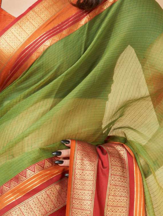 women solid with bordered saree with blouse - 22187886 -  Standard Image - 1