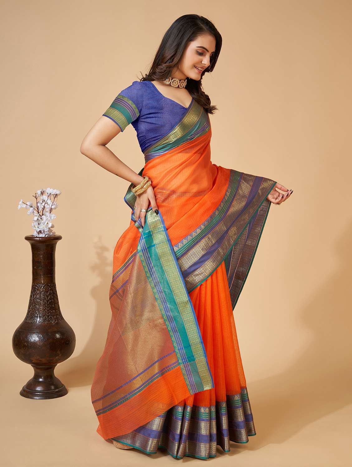 women solid with bordered saree with blouse - 22187888 -  Standard Image - 1