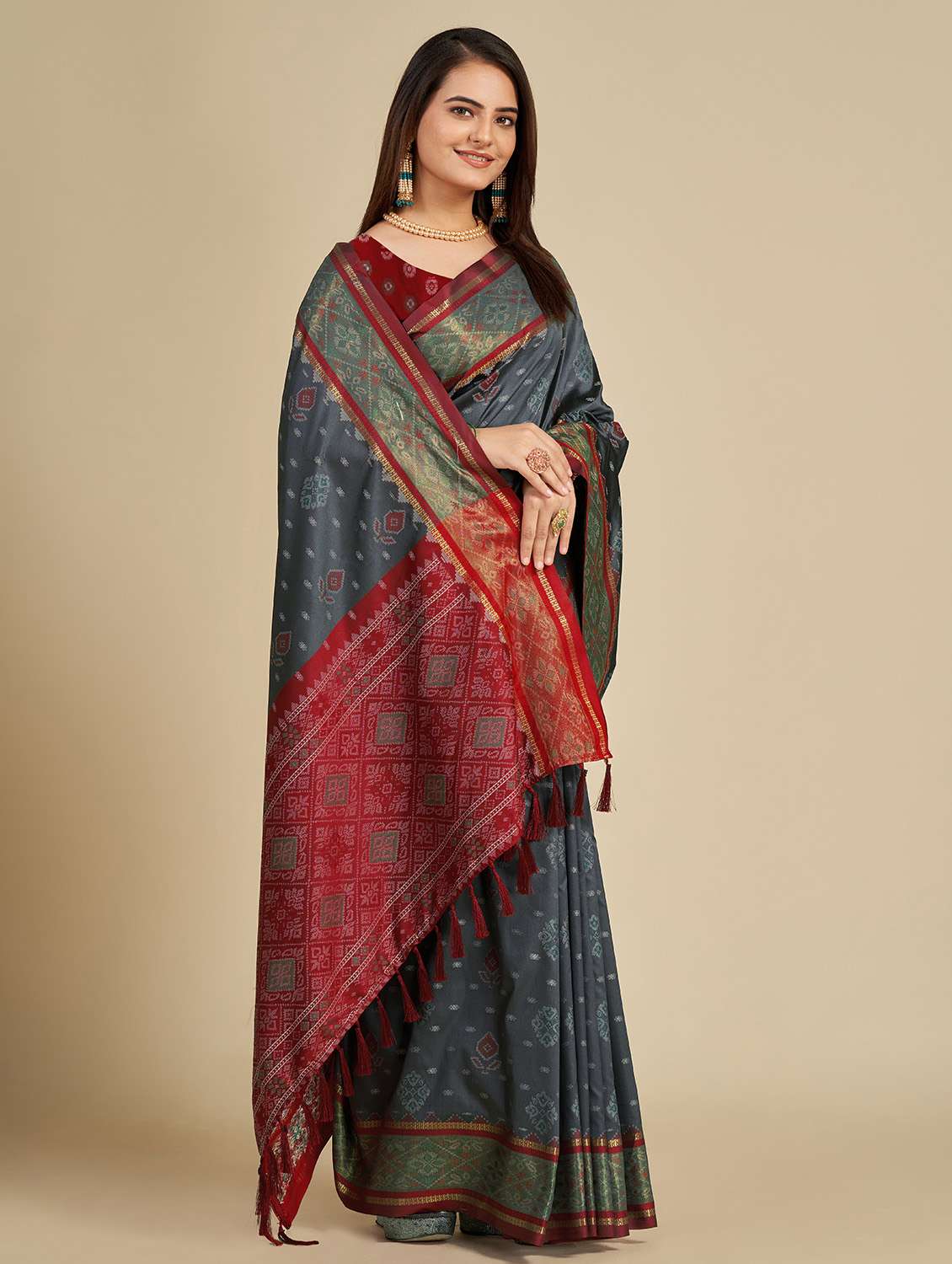 women self design patola saree with blouse - 22187909 -  Standard Image - 1
