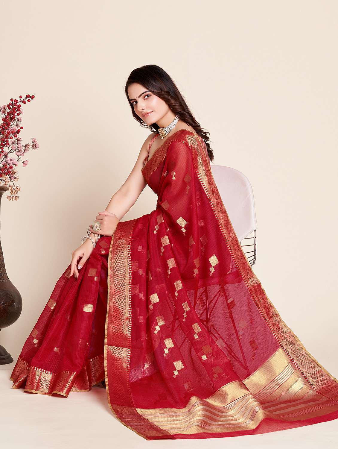 women self design bordered saree with blouse - 22187917 -  Standard Image - 1
