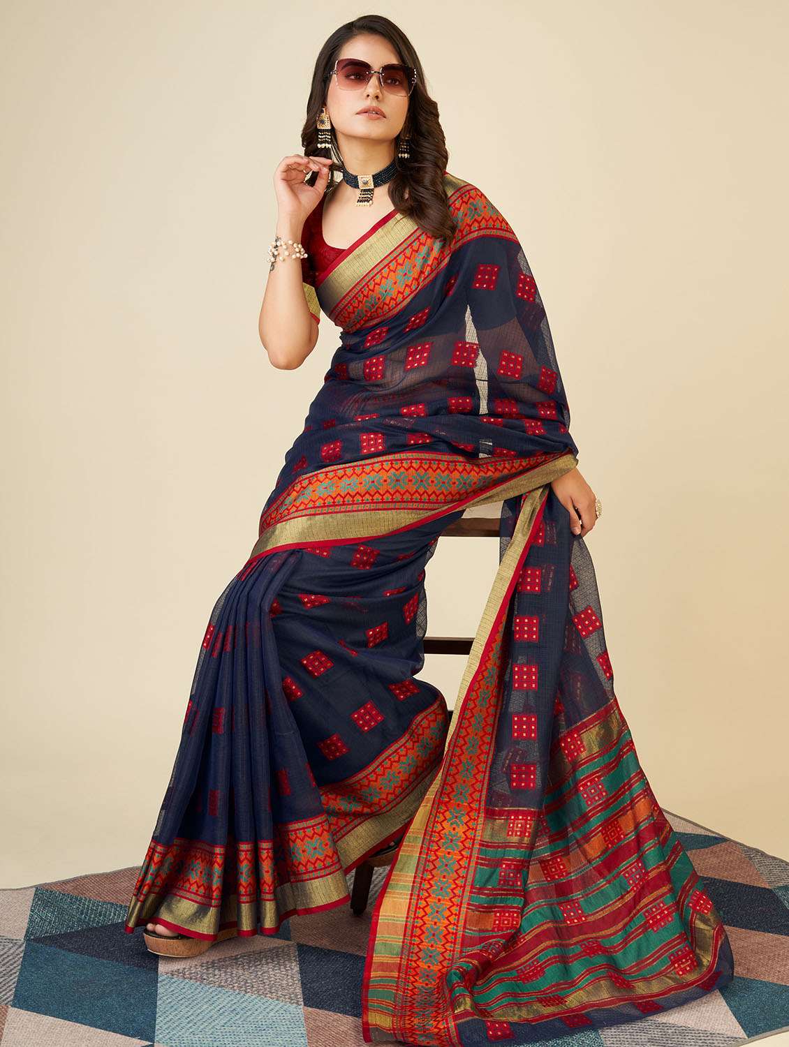 women self design bordered saree with blouse - 22187924 -  Standard Image - 1