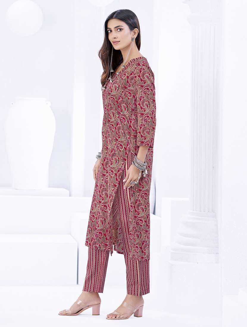 women paisley printed three quarter sleeve kurta pant with dupatta set - 22205734 -  Standard Image - 1