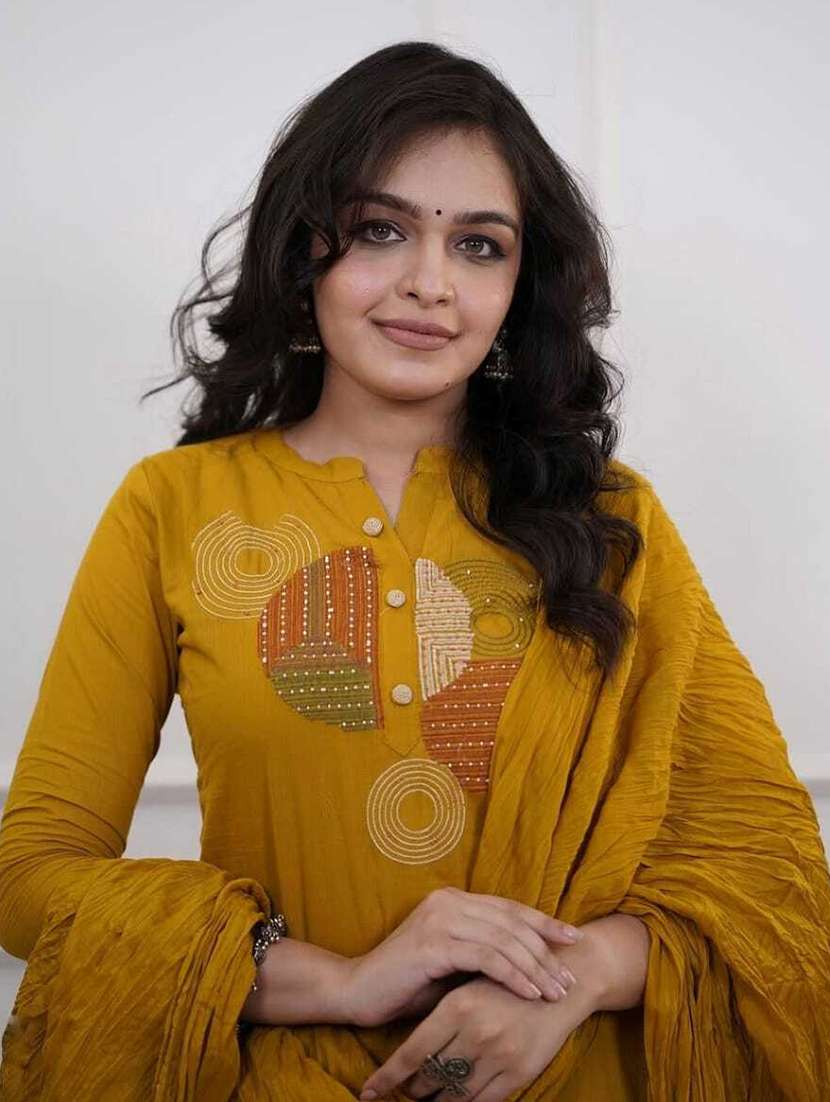 women solid with work three quarter sleeve kurta pant with dupatta set - 22217785 -  Standard Image - 4