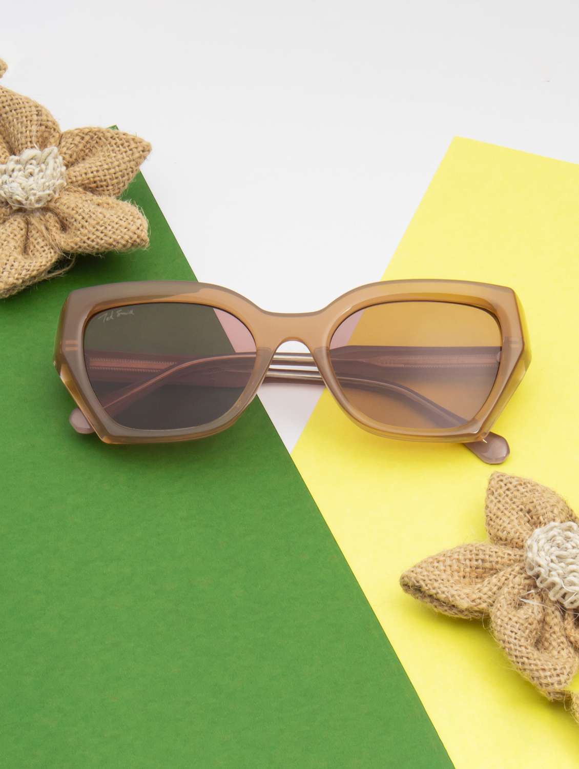 women pink cat-eye sunglasses with uv protection