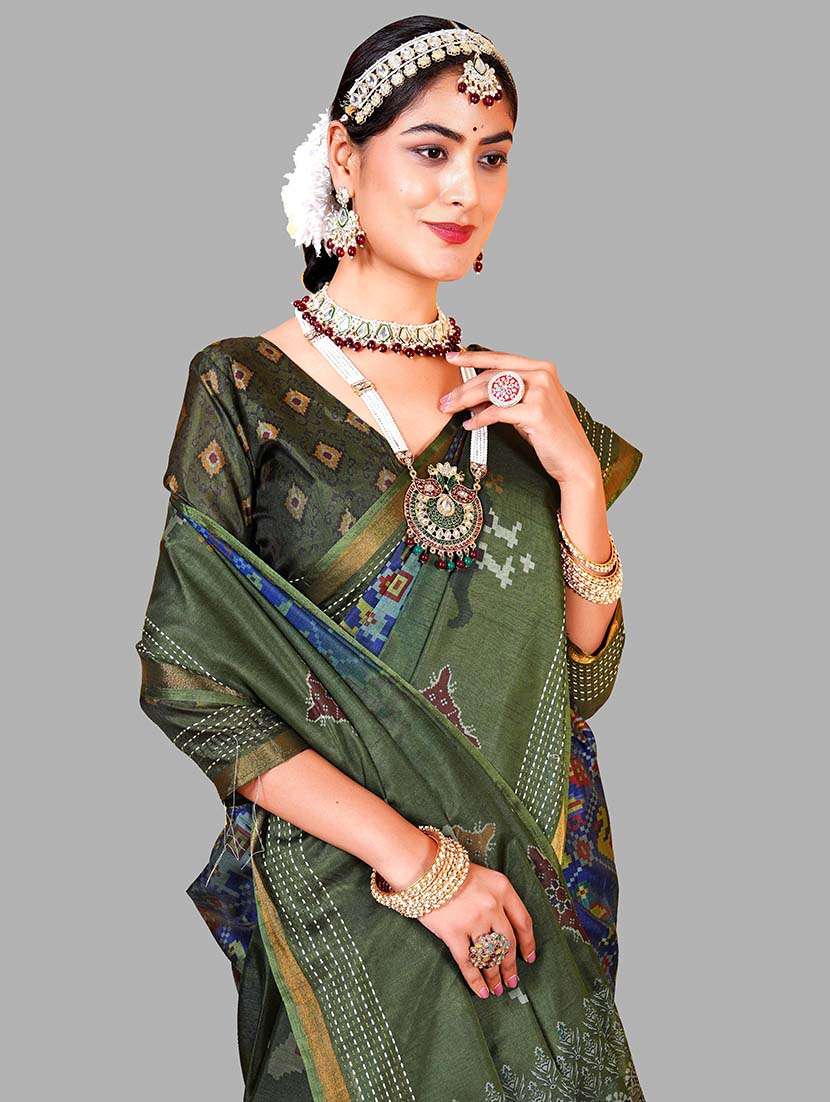 women printed patola saree with blouse - 22217968 -  Standard Image - 4