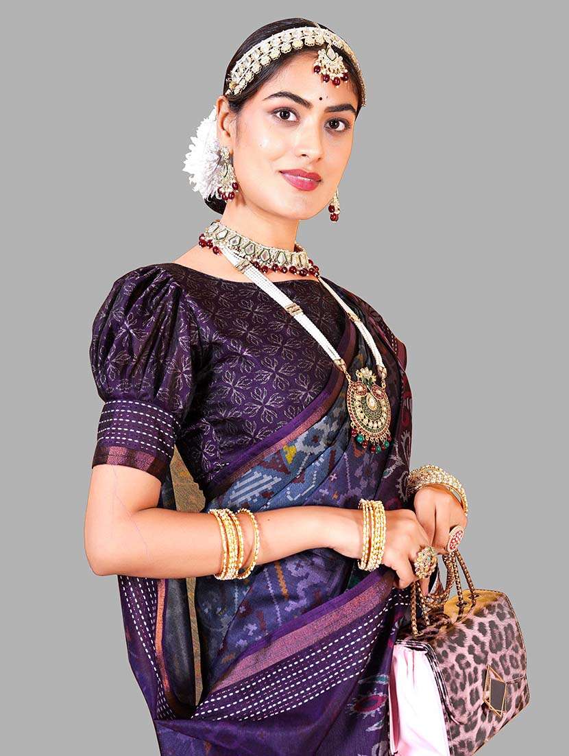 women printed patola saree with blouse - 22217969 -  Standard Image - 4