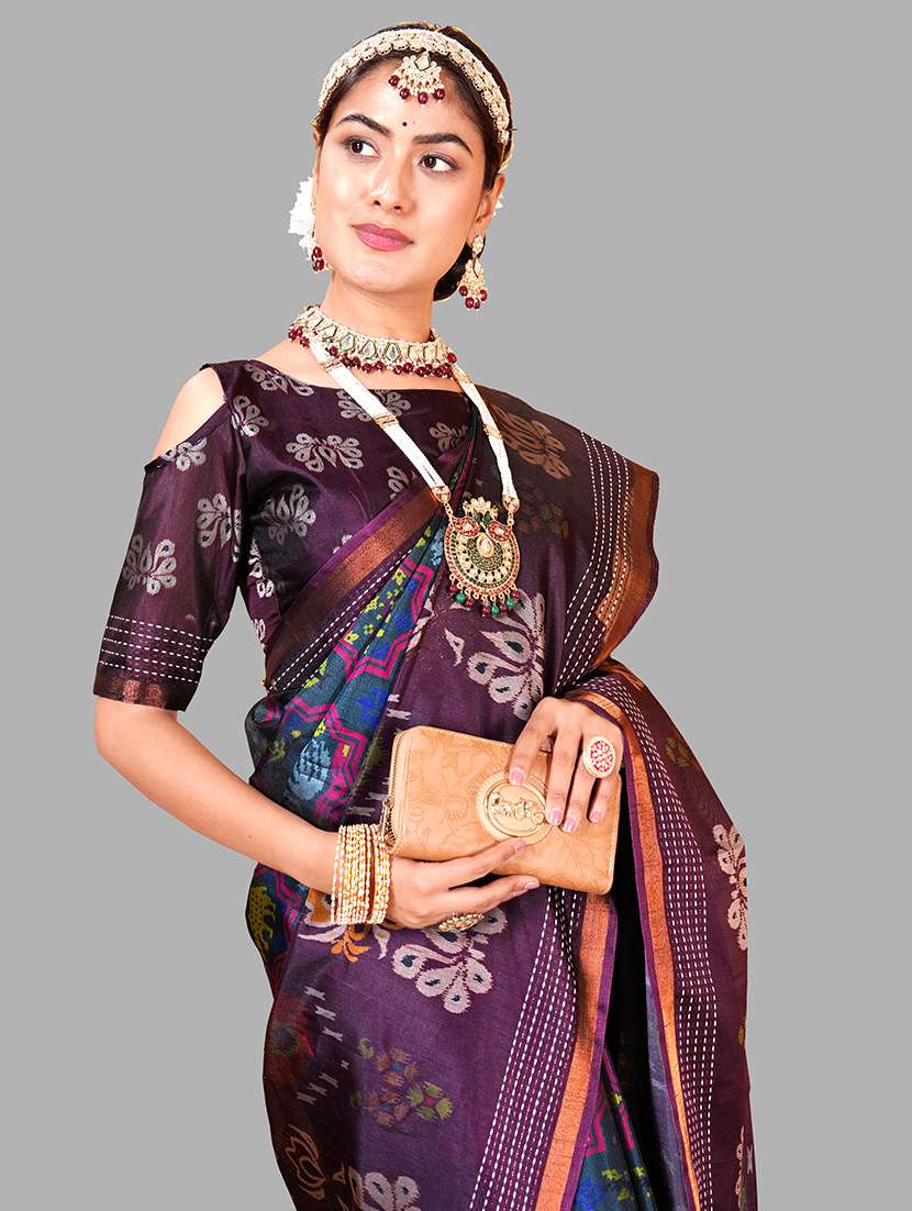 women printed patola saree with blouse - 22217974 -  Standard Image - 4