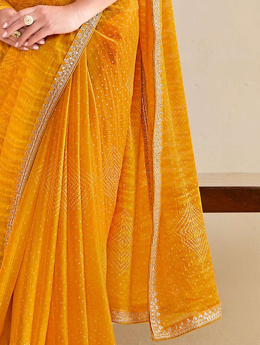 women bandhani printed saree with blouse - 22217987 -  Standard Image - 4