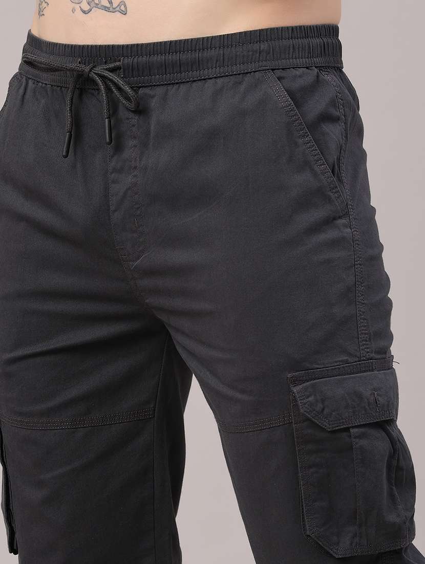 men solid mid rise three fourth cargo shorts - 22218190 -  Standard Image - 1