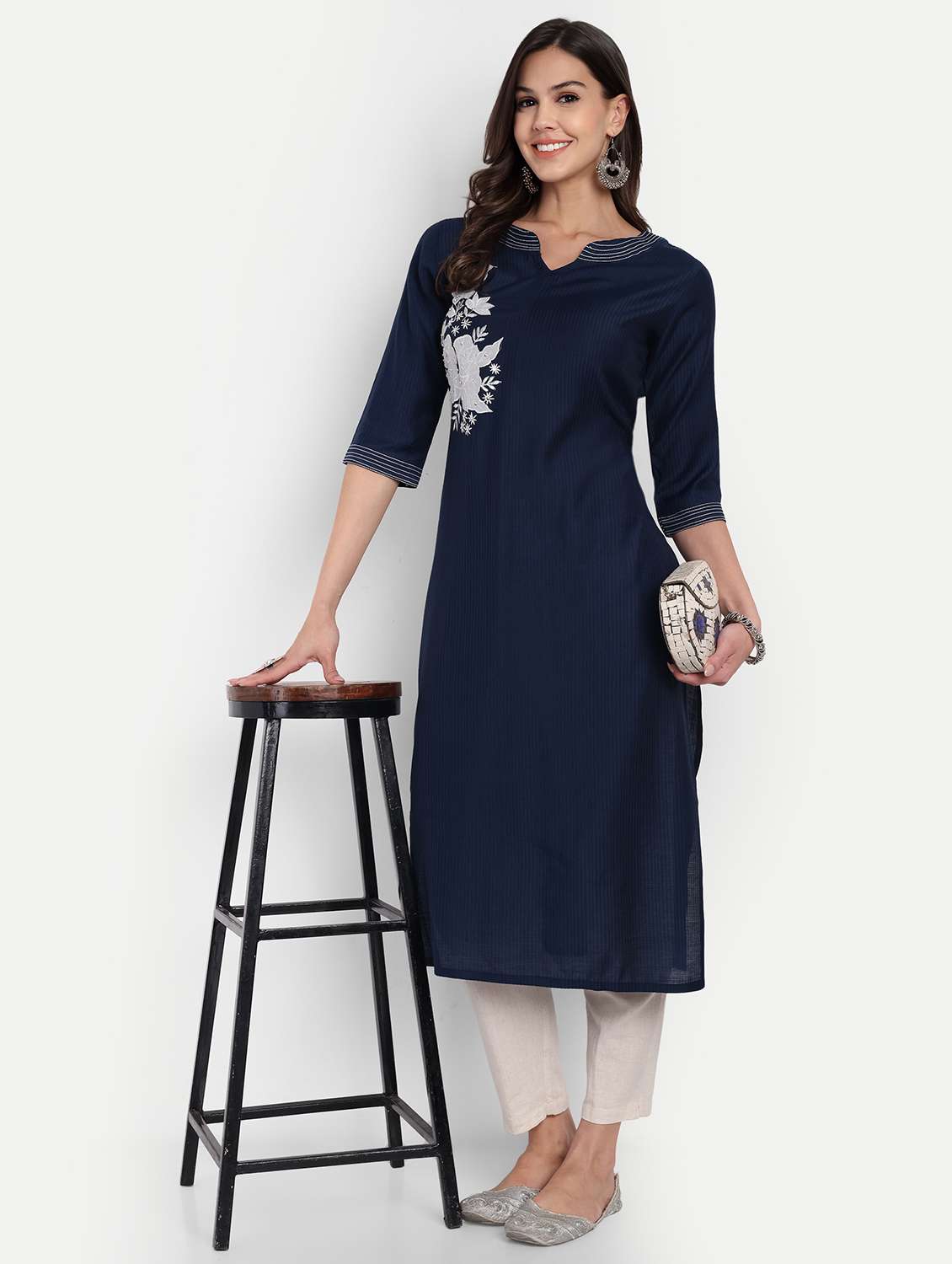 women solid with work three quarter sleeve straight kurta - 22219196 -  Standard Image - 4