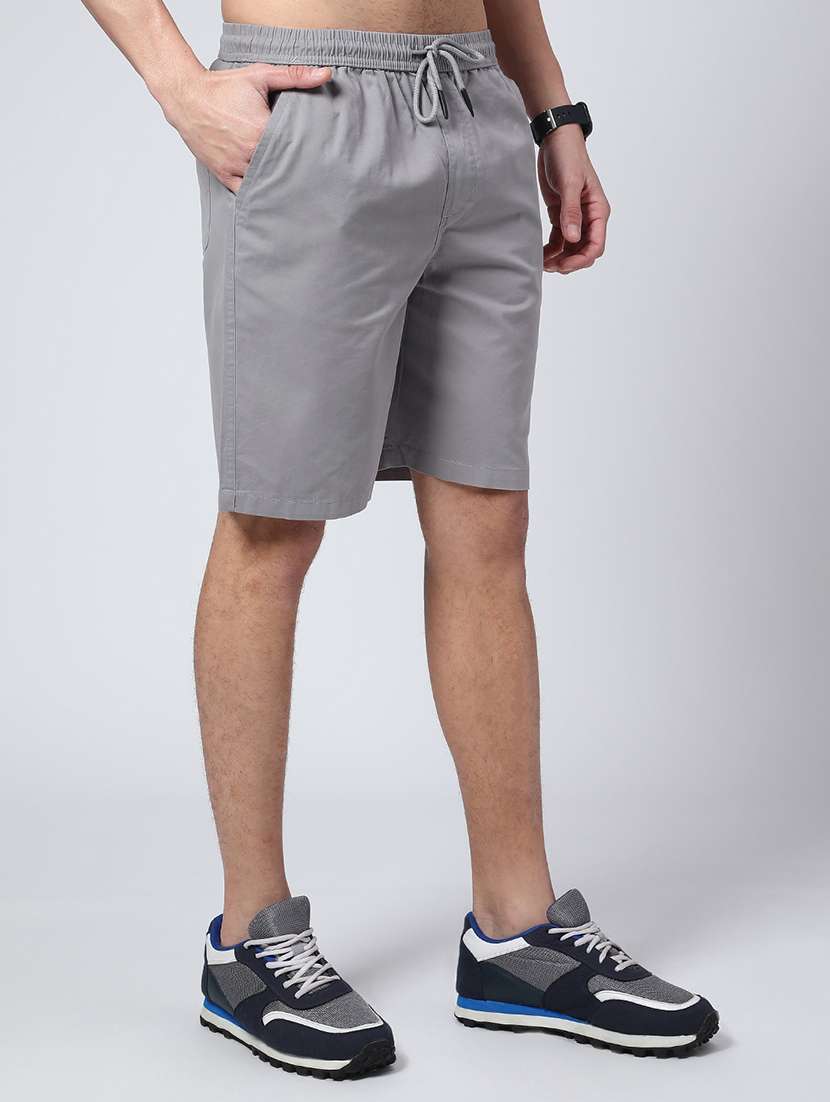 men solid mid rise regular fit shorts - 22219692 -  Standard Image - 1